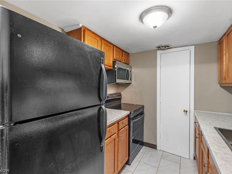 6910 Carriage Hill Drive, Unit 204, Brecksville, OH 44141 Photo 16