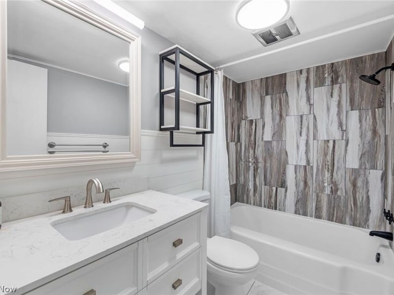 6910 Carriage Hill Drive, Unit 204, Brecksville, OH 44141 Photo 20