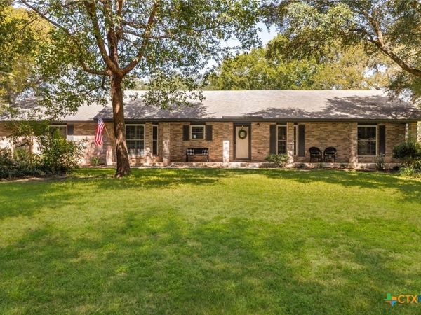 228 Lone Oak Street , Seguin, TX 78155