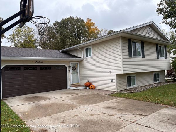 2654 Renfrew Way, Lansing, MI 48911