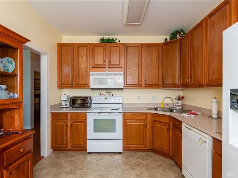 2730 Cedarbrook Way, Dayton, OH 45431 Photo 7