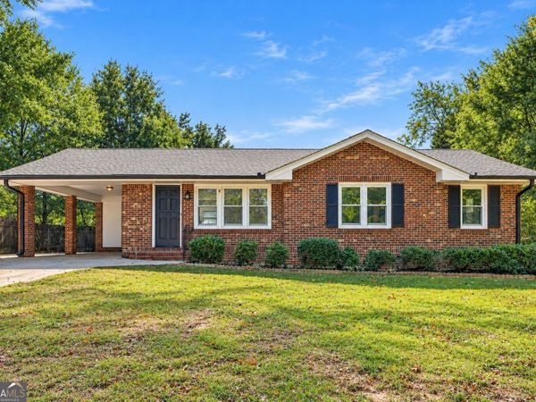 3085 Bobolink Drive, Rex, GA 30273