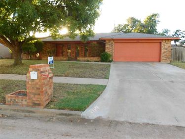 1124 NW 75th St, Lawton, OK 73505