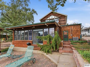 17117 Lakewood Drive, Bellevue, NE 68123