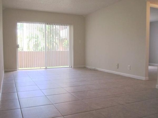201 BONNIE Boulevard, Unit 123, Palm Springs, FL 33461
