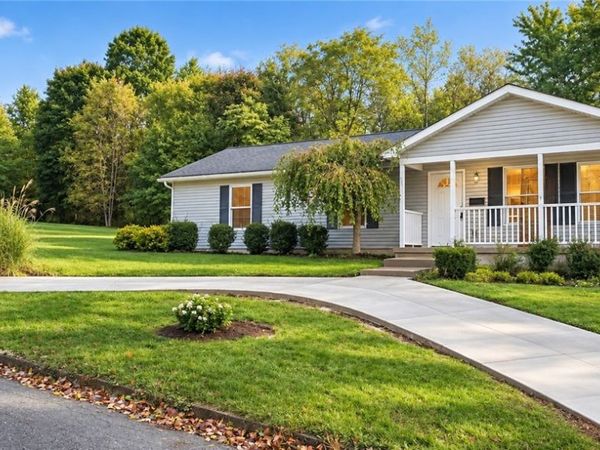 151 Oakview Avenue , Struthers, OH 44471