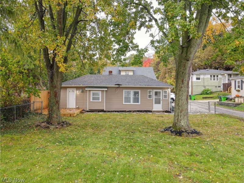 2605 Short Street, Lakemore, OH 44250 Photo 2