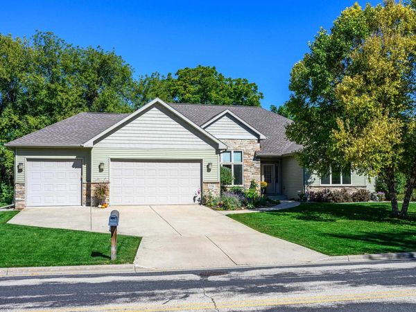 2052 Corinth Drive, Sun Prairie, WI 53590