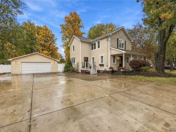 26 Greenfield Street , Orchard Park, NY 14127