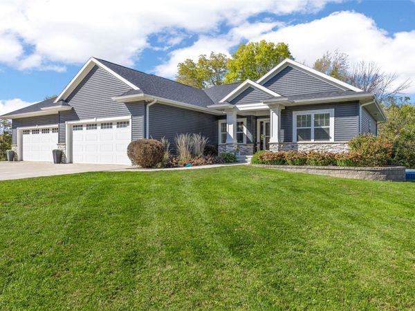 22402 102nd Street , Anamosa, IA 52205