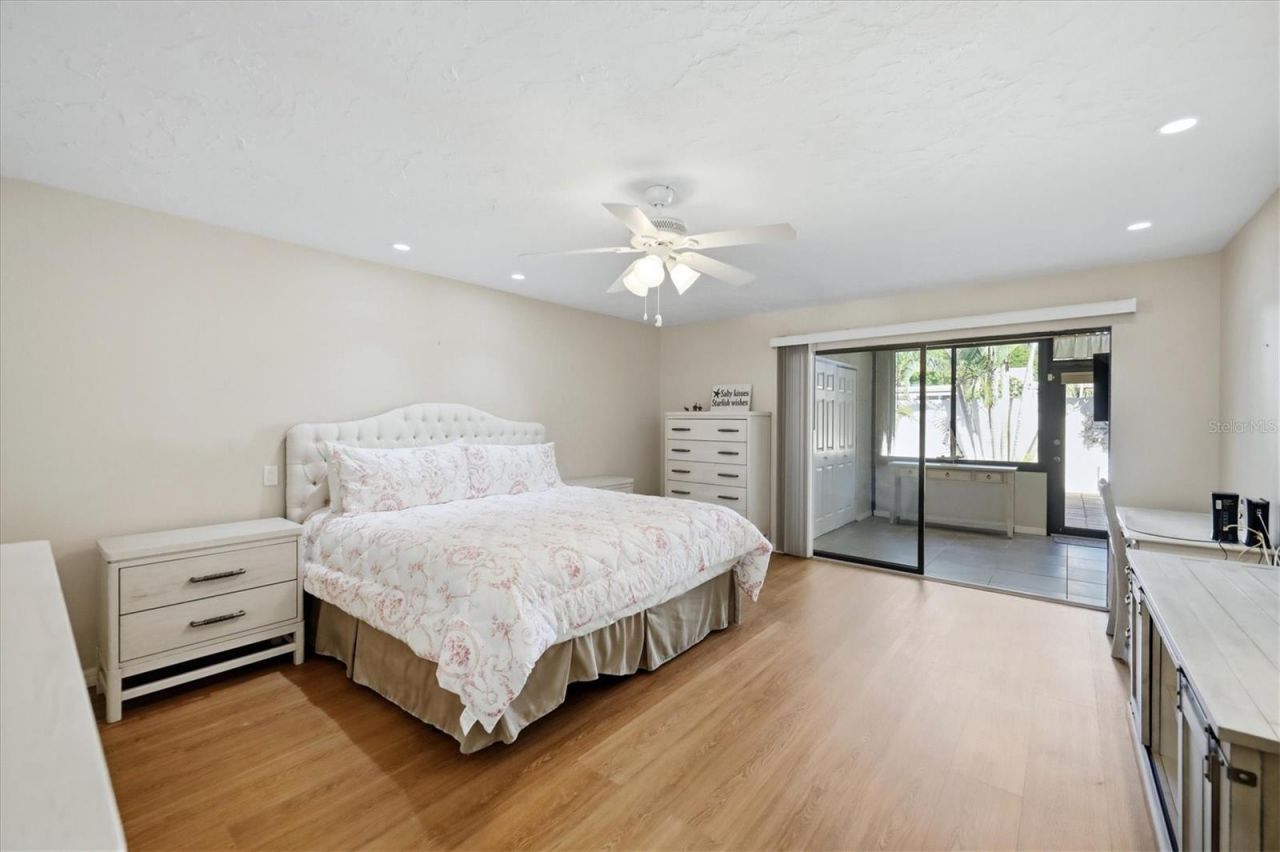 753 Oakview Drive , Bradenton, FL 34210 Photo