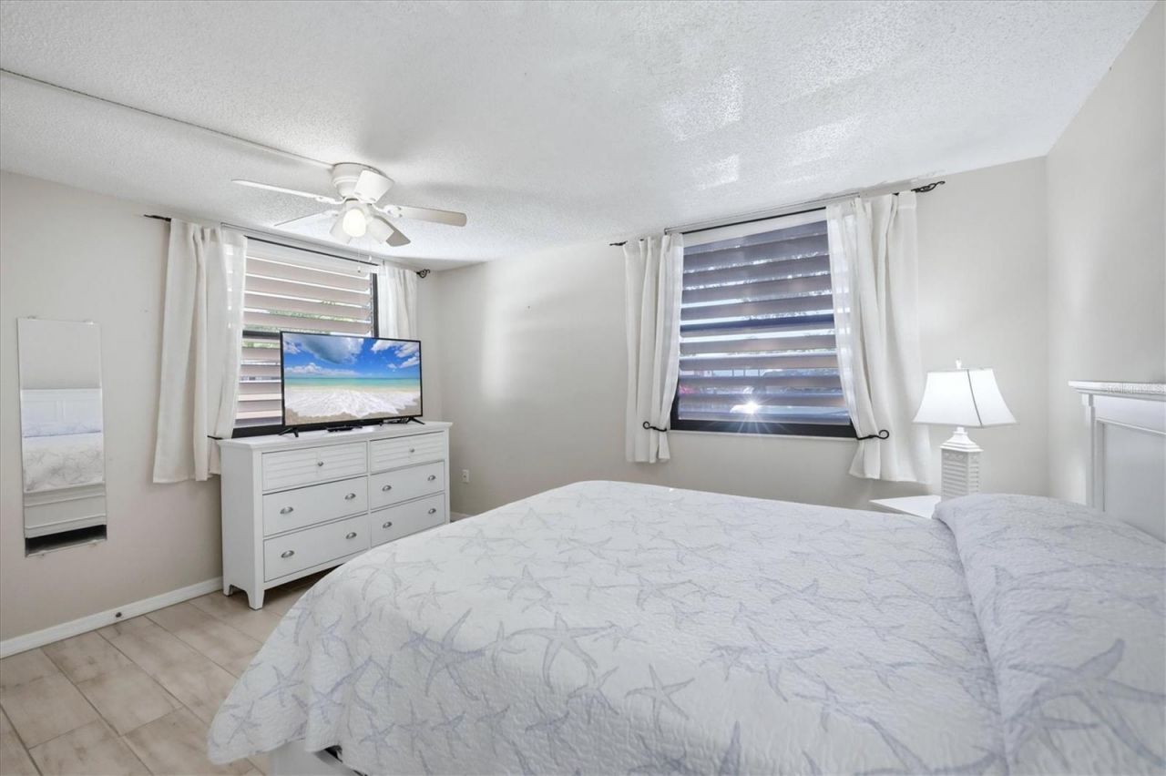753 Oakview Drive , Bradenton, FL 34210 Photo