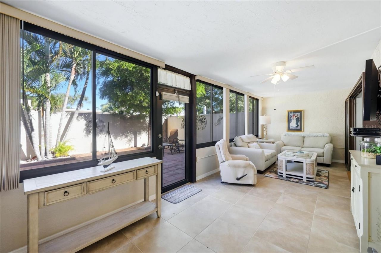 753 Oakview Drive , Bradenton, FL 34210 Photo