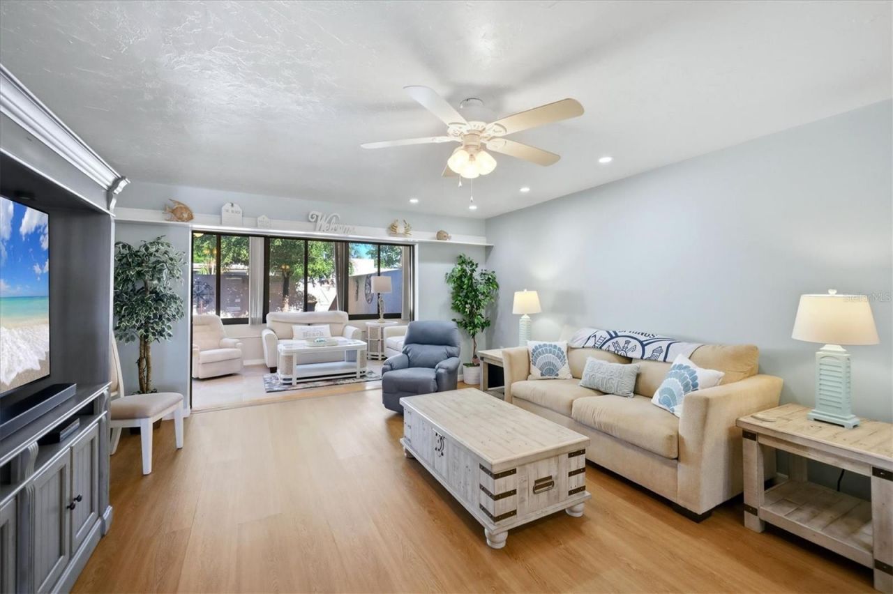 753 Oakview Drive , Bradenton, FL 34210 Photo