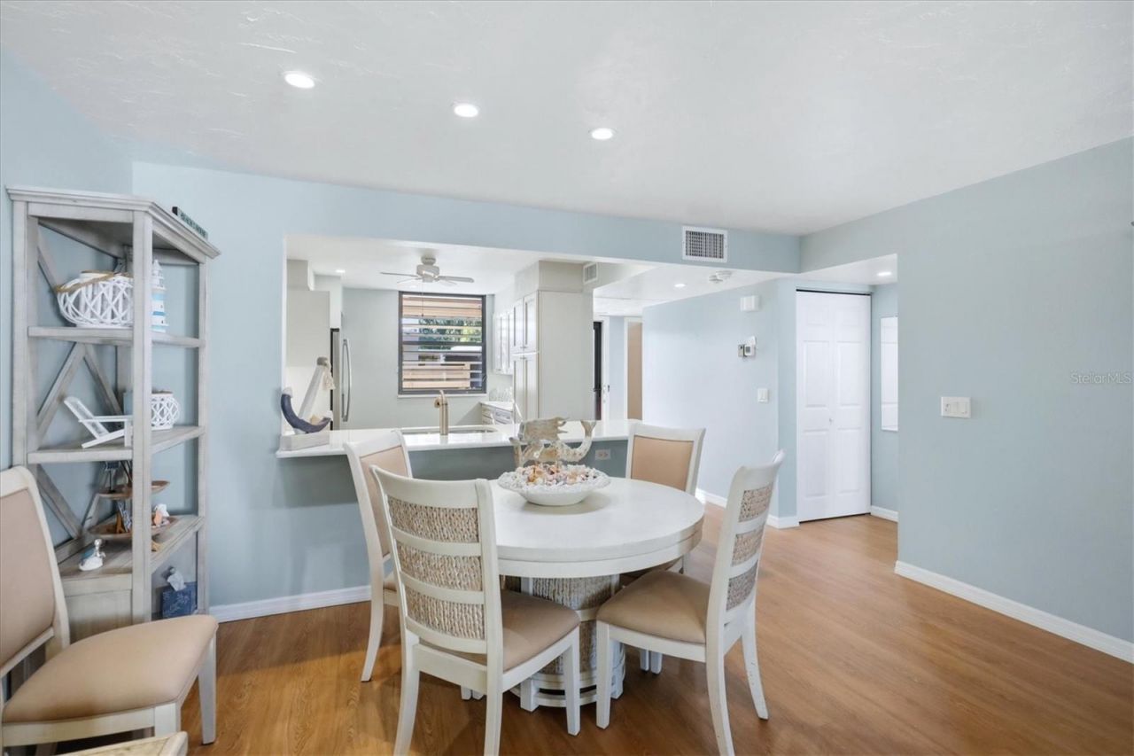 753 Oakview Drive , Bradenton, FL 34210 Photo