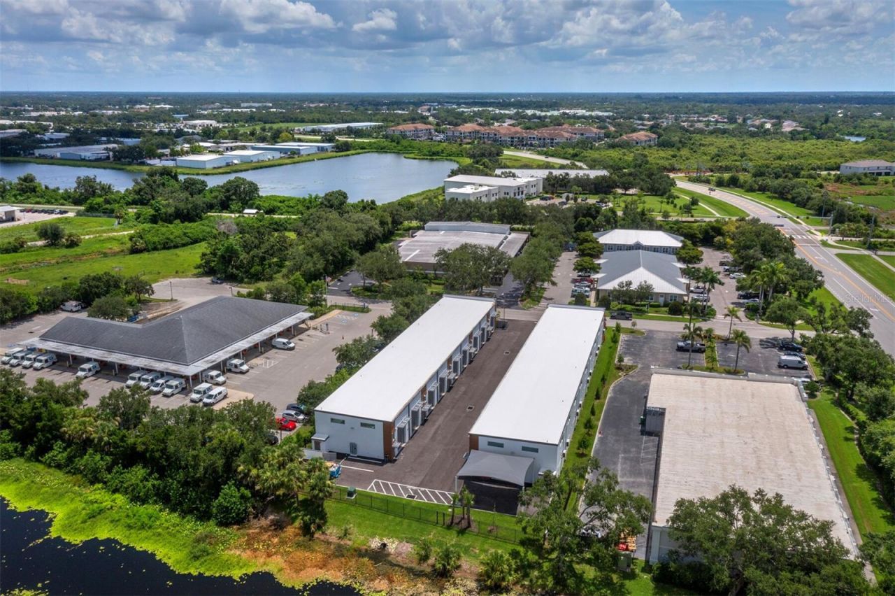 6566 Palmer Park Circle , Unit 4, Sarasota, FL 34238 Photo