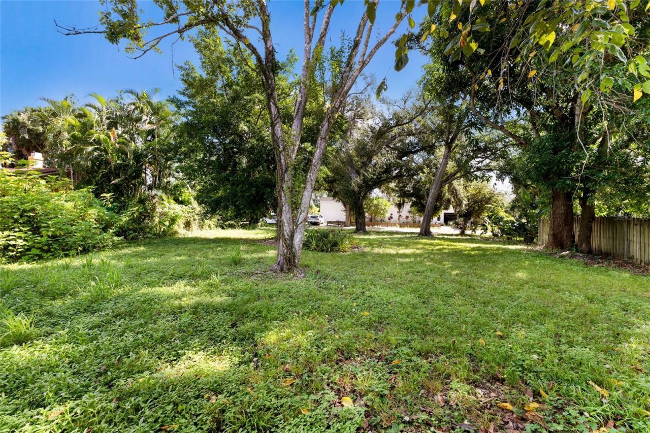 2423 Hickory Avenue, Sarasota, FL 34234 Photo
