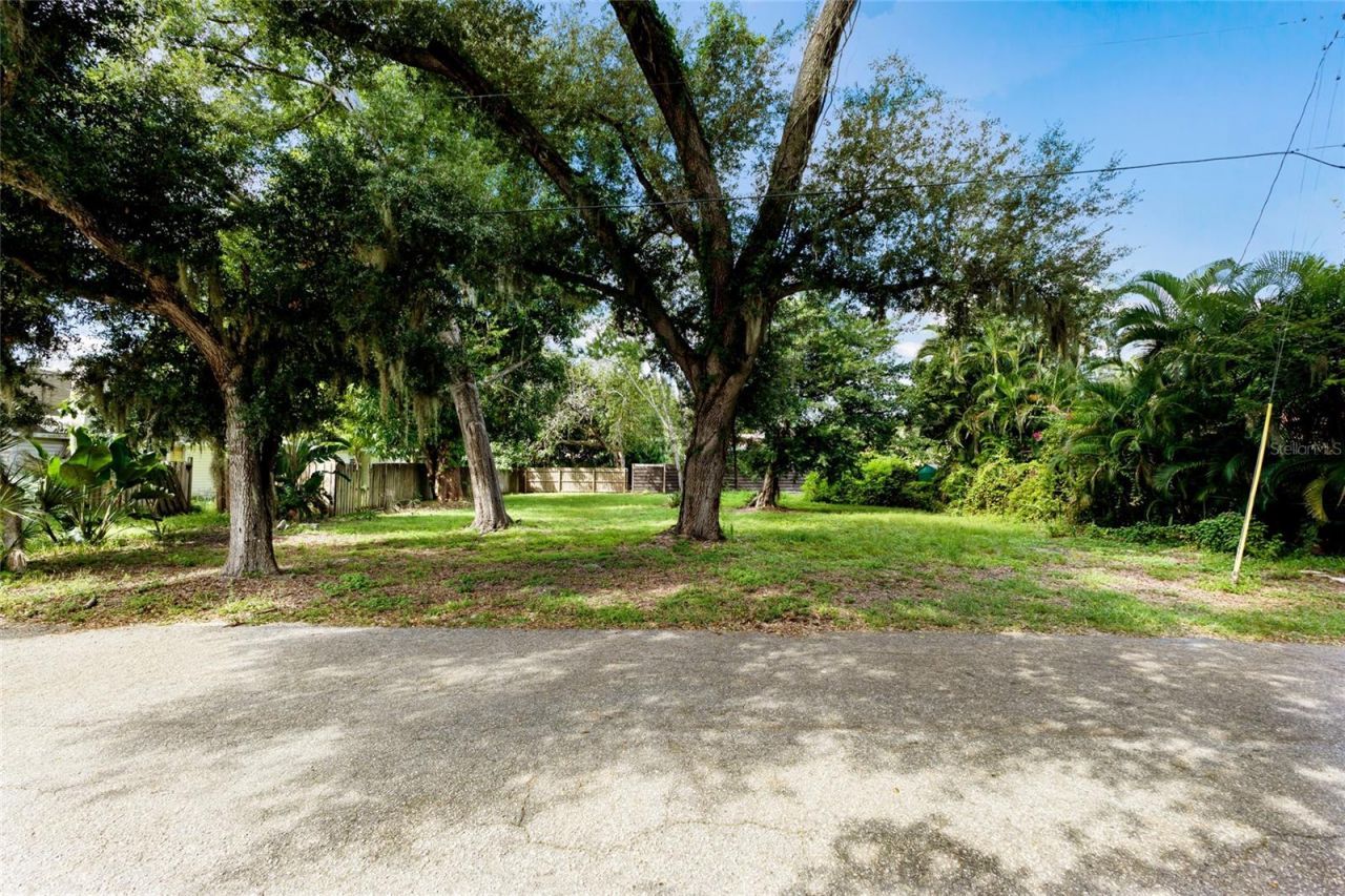 2423 Hickory Avenue, Sarasota, FL 34234 Photo