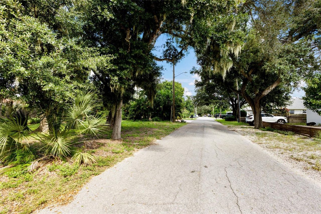 2423 Hickory Avenue, Sarasota, FL 34234 Photo
