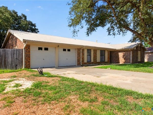 1008 Virgina Street, Edna, TX 77957