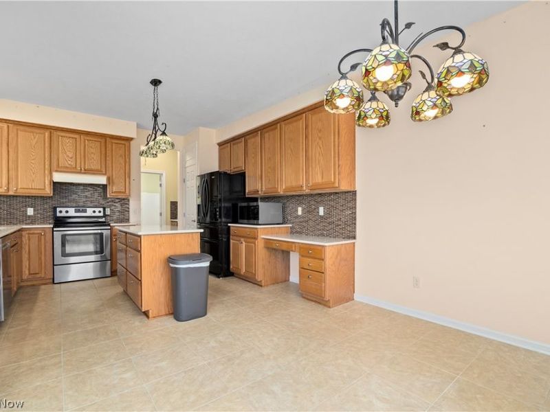 9443 Drury Way, North Ridgeville, OH 44039 Photo 12