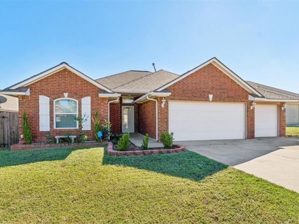 904 SW 39th Street, Moore, OK 73160
