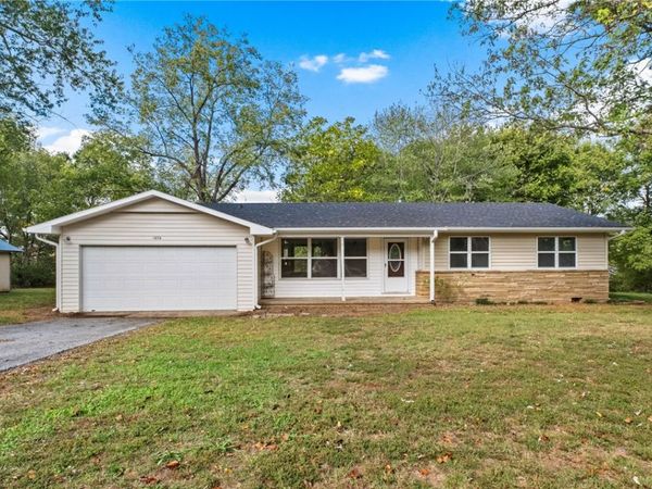 1735 S Hunt Lane , Fayetteville, AR 72701
