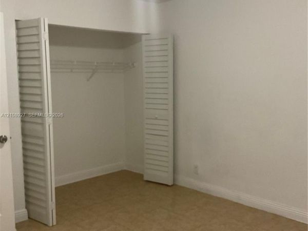 110 SE 2nd St , Unit 110, Hallandale Beach, FL 33009