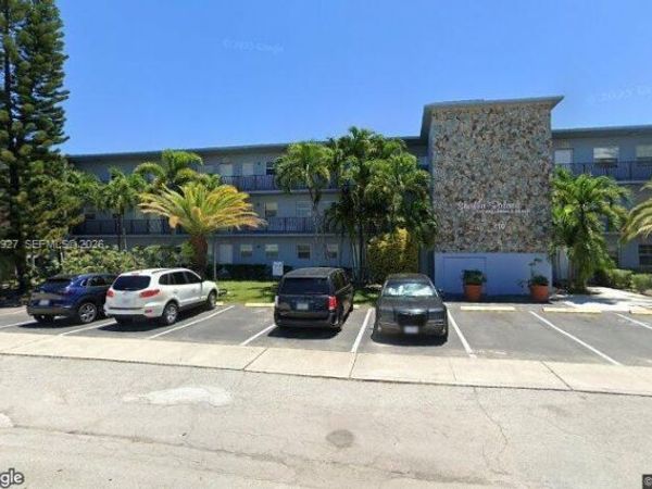 110 SE 2nd St , Unit 110, Hallandale Beach, FL 33009