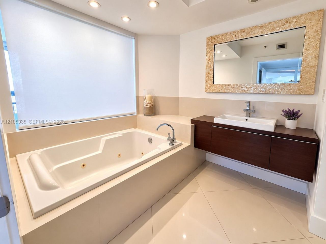 20185 E Country Club Dr , Unit 2609, Aventura, FL 33180 Photo
