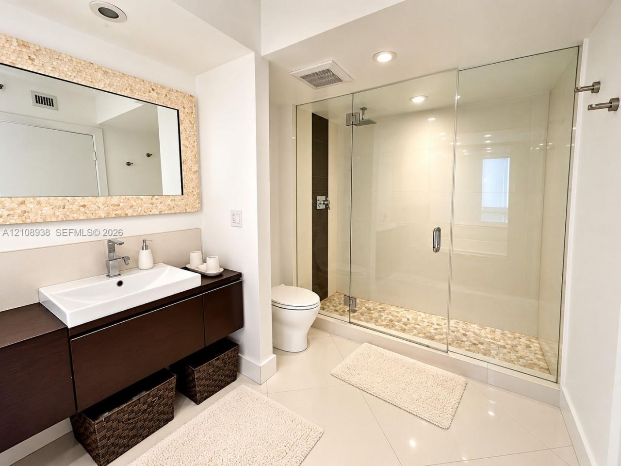 20185 E Country Club Dr , Unit 2609, Aventura, FL 33180 Photo