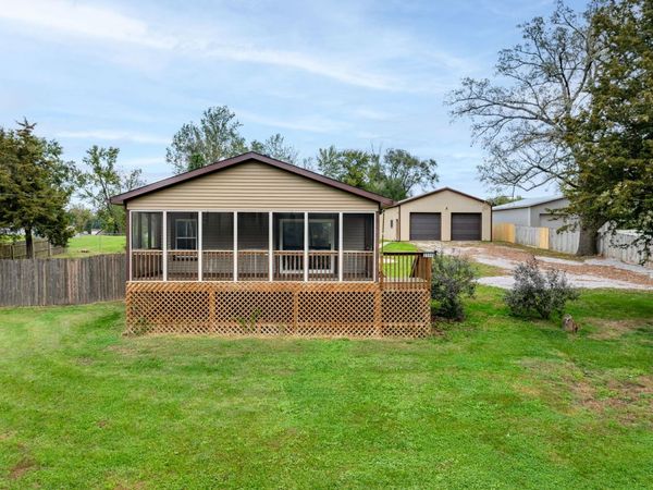 2006 W 49th Street , Davenport, IA 52806