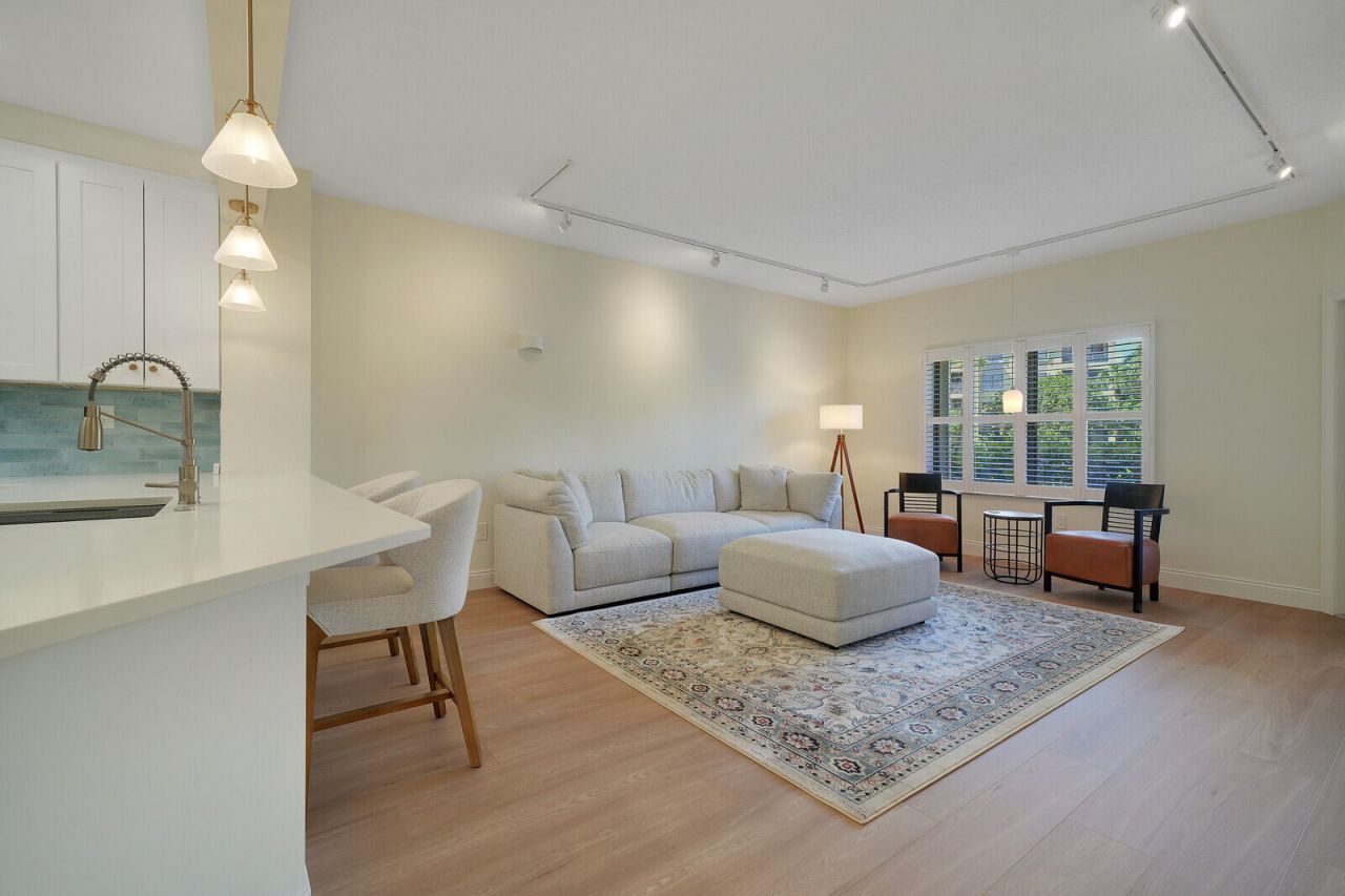 400 Uno Lago Drive, Unit 103, Juno Beach, FL 33408 Photo