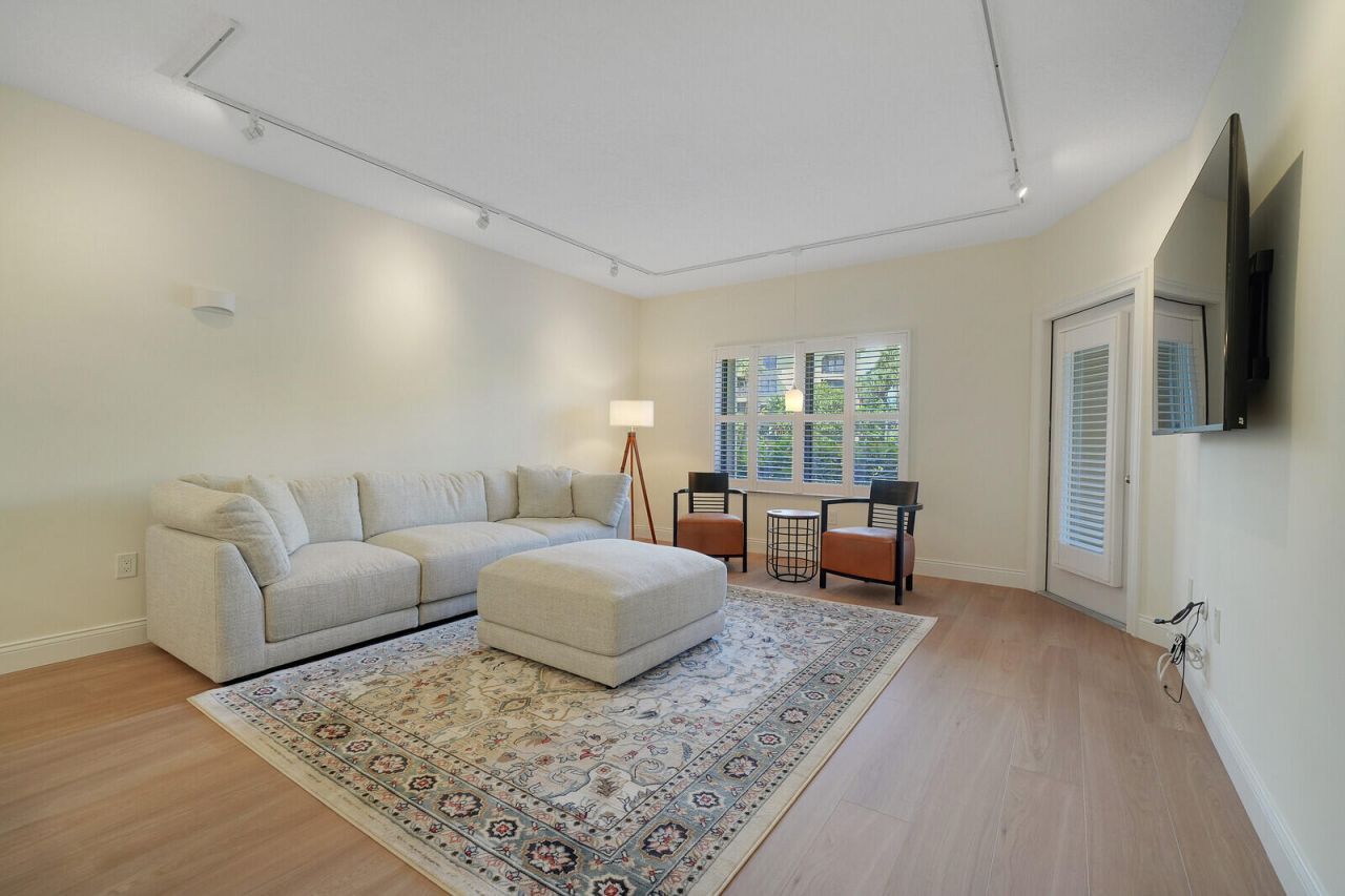 400 Uno Lago Drive, Unit 103, Juno Beach, FL 33408 Photo