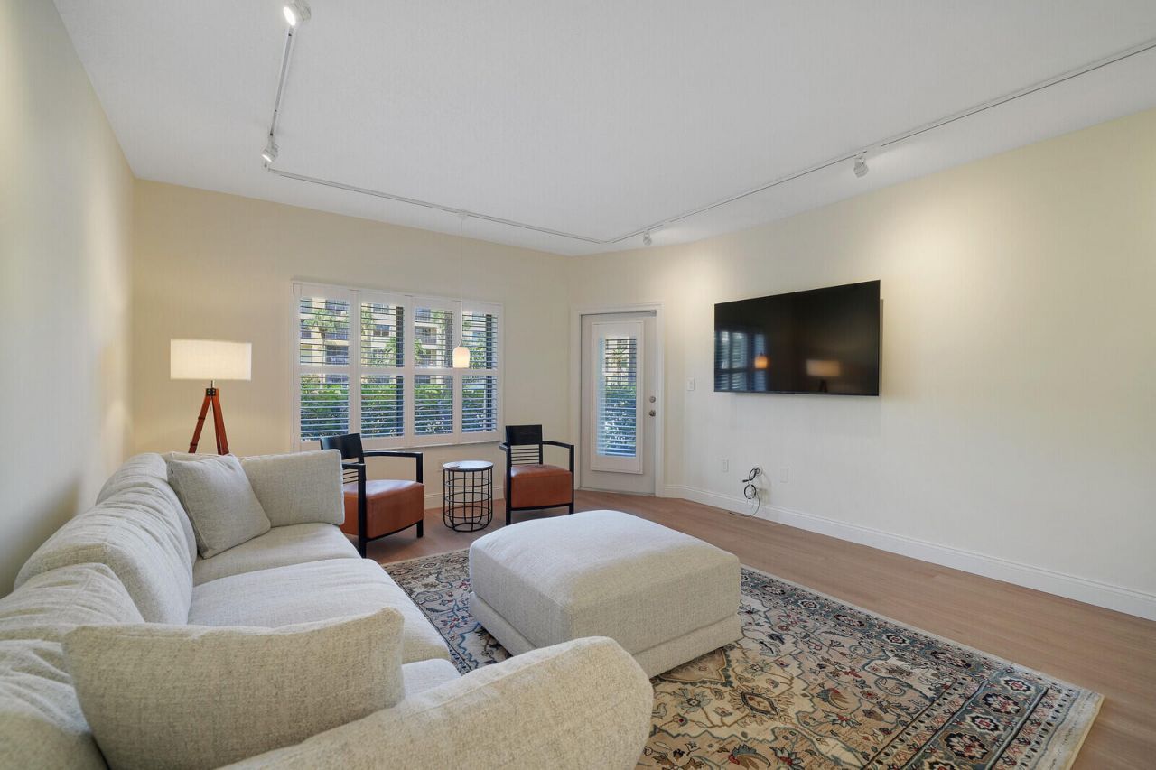 400 Uno Lago Drive, Unit 103, Juno Beach, FL 33408 Photo