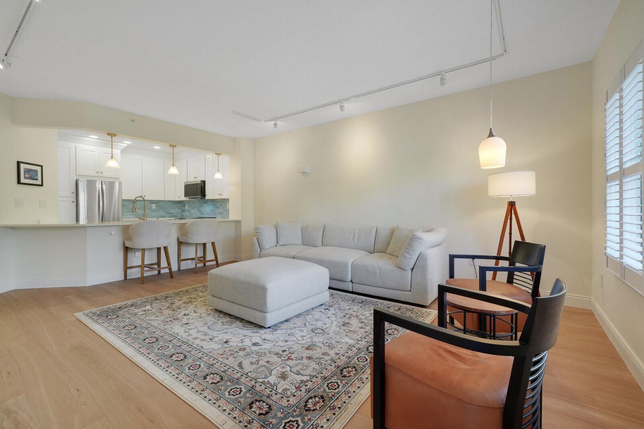 400 Uno Lago Drive, Unit 103, Juno Beach, FL 33408 Photo