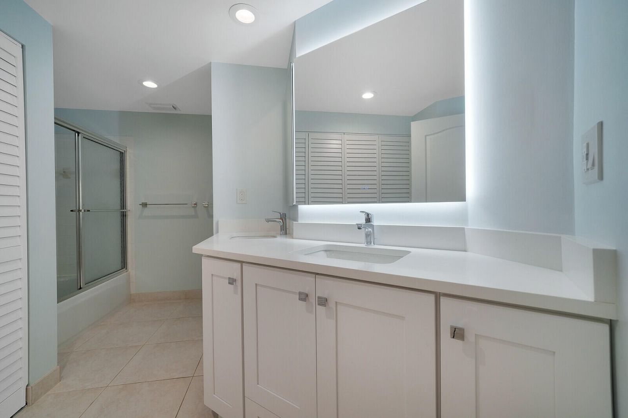 400 Uno Lago Drive, Unit 103, Juno Beach, FL 33408 Photo