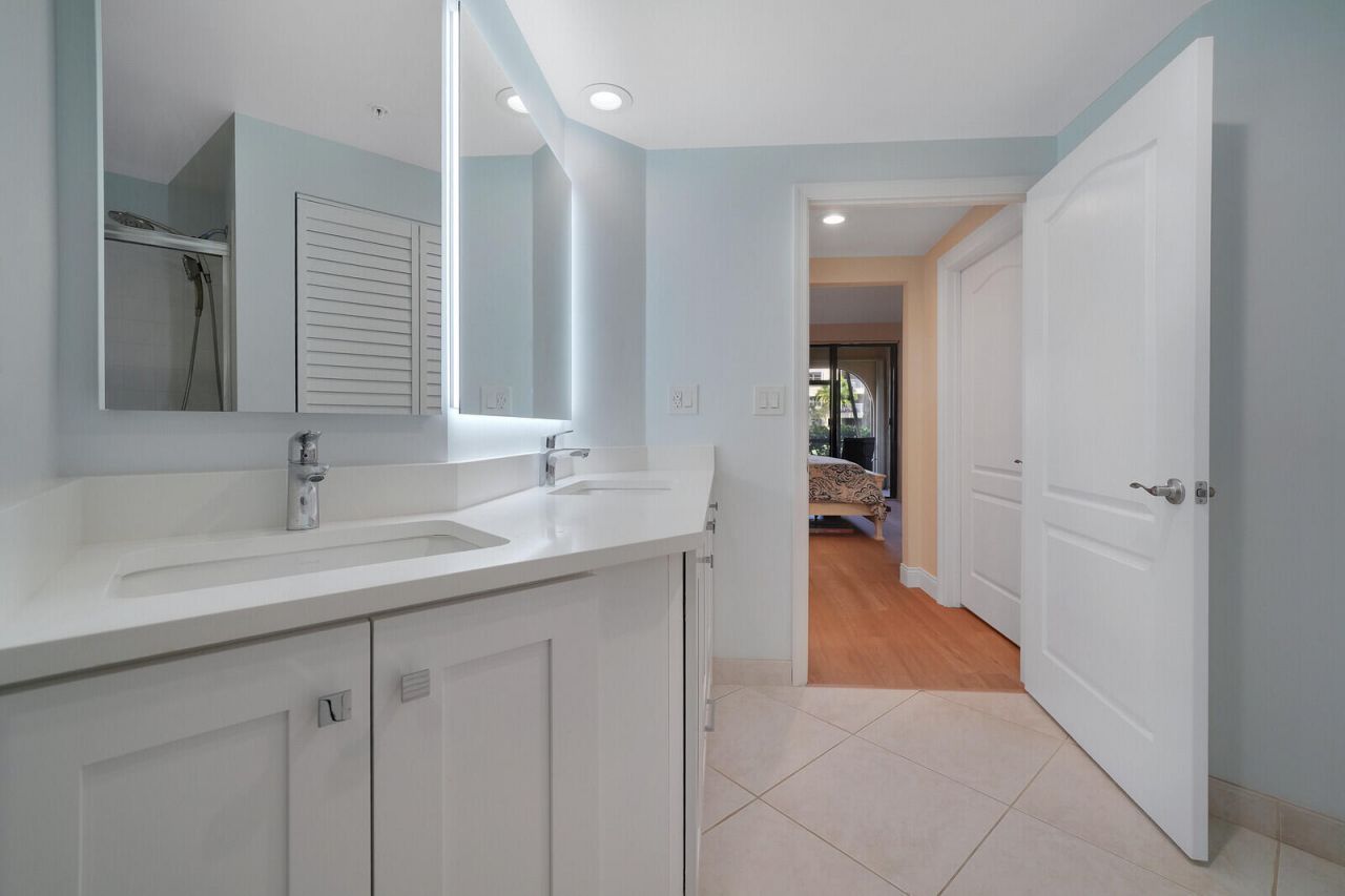 400 Uno Lago Drive, Unit 103, Juno Beach, FL 33408 Photo