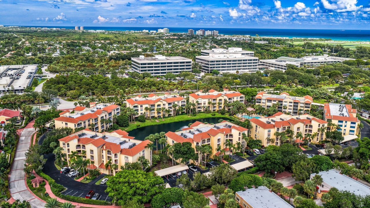 400 Uno Lago Drive, Unit 103, Juno Beach, FL 33408 Photo