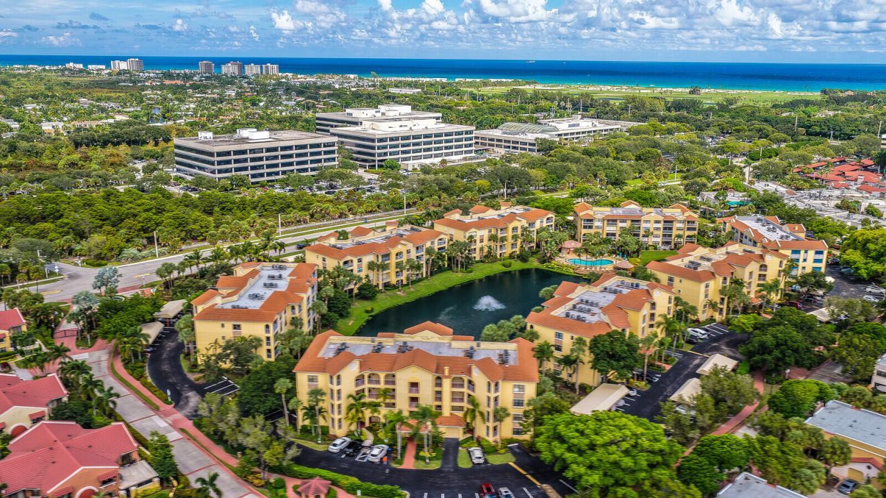 400 Uno Lago Drive, Unit 103, Juno Beach, FL 33408 Photo