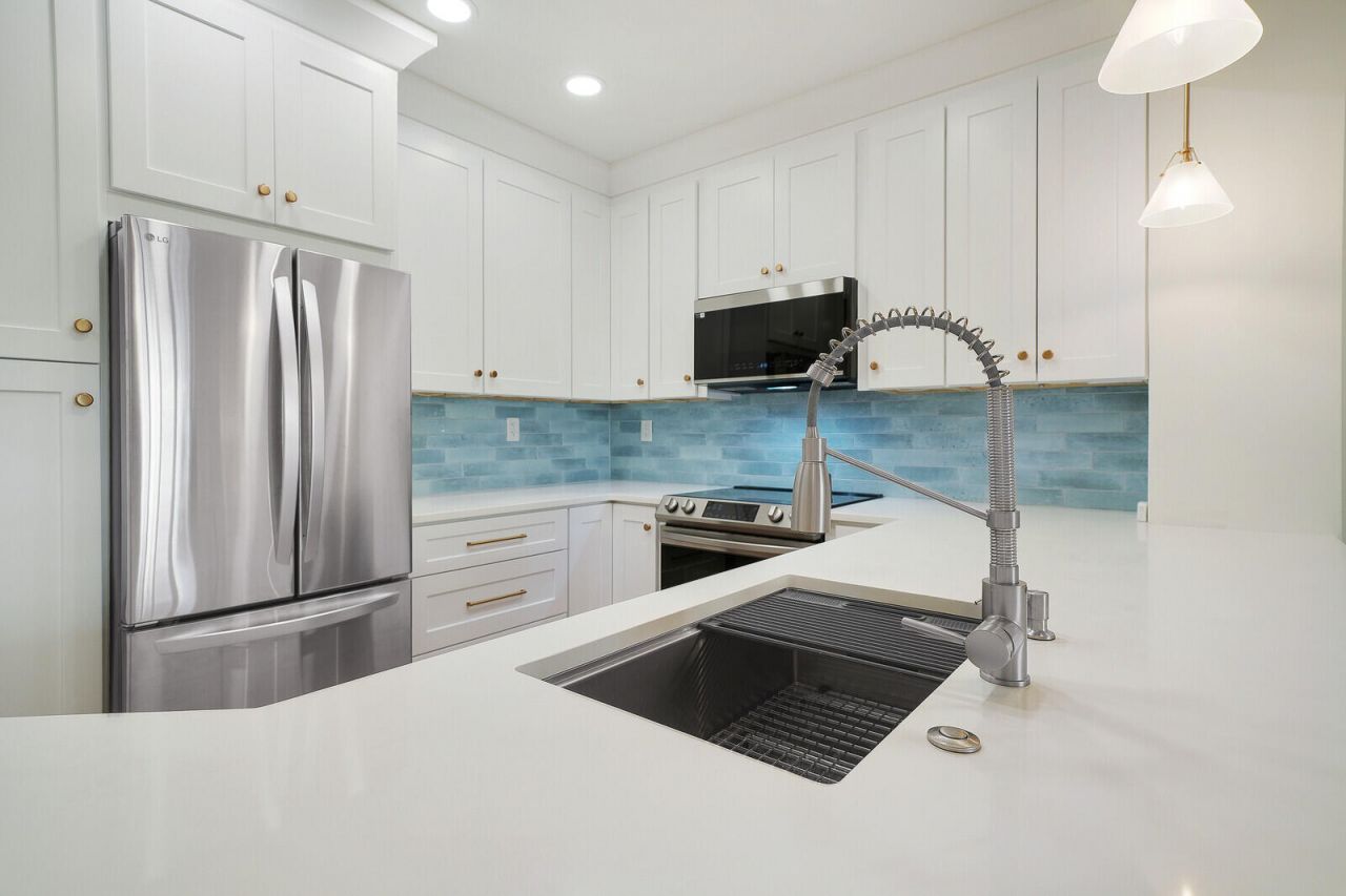 400 Uno Lago Drive, Unit 103, Juno Beach, FL 33408 Photo