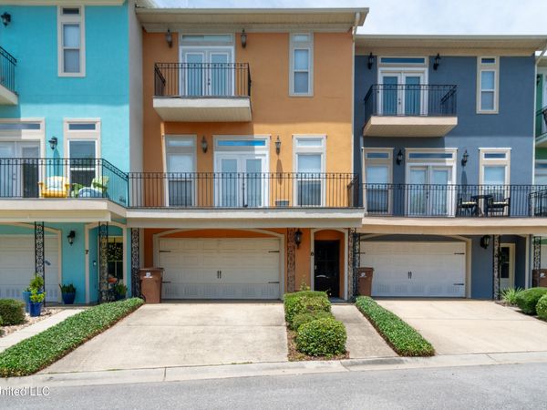 8 Oak Alley Lane, Long Beach, MS 39560