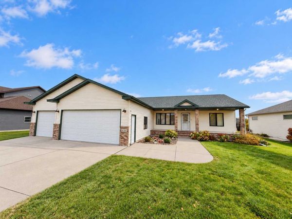 656 Westminster Drive , Moorhead, MN 56560