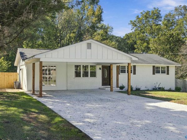 4709 Lloyd Street, Guntersville, AL 35976