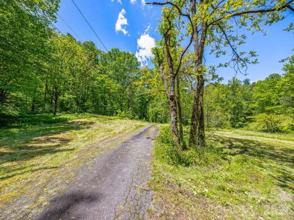 336A S Bobs Creek Road, Zirconia, NC 28790