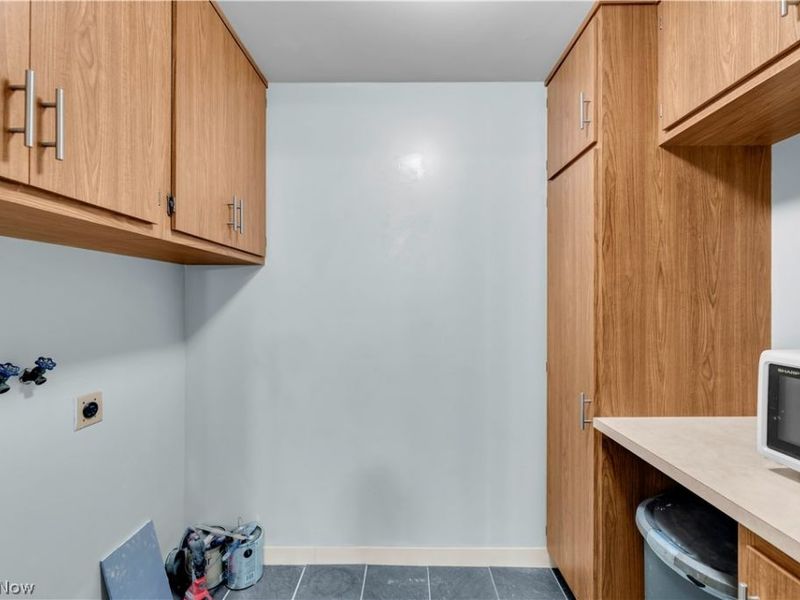 6850 Carriage Hill Drive, Unit D55, Brecksville, OH 44141 Photo 16
