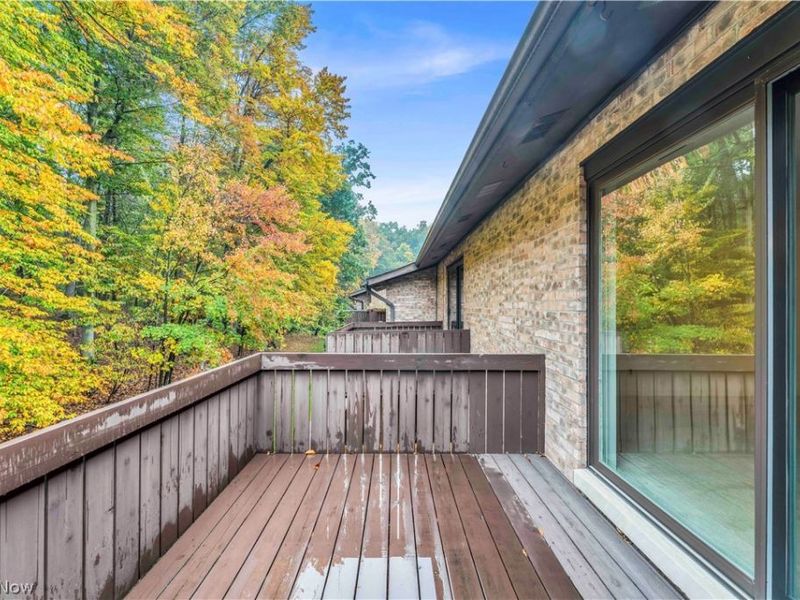 6850 Carriage Hill Drive, Unit D55, Brecksville, OH 44141 Photo 3