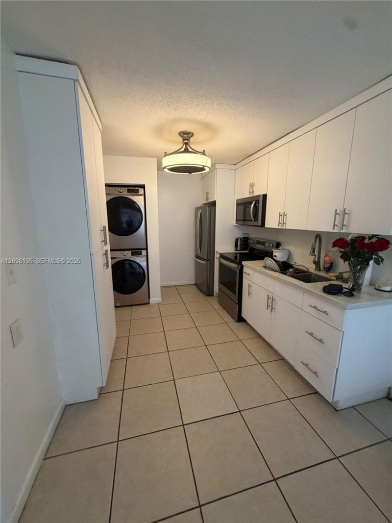 2727 NW 17th Ter , Unit 506, Miami, FL 33125 Photo