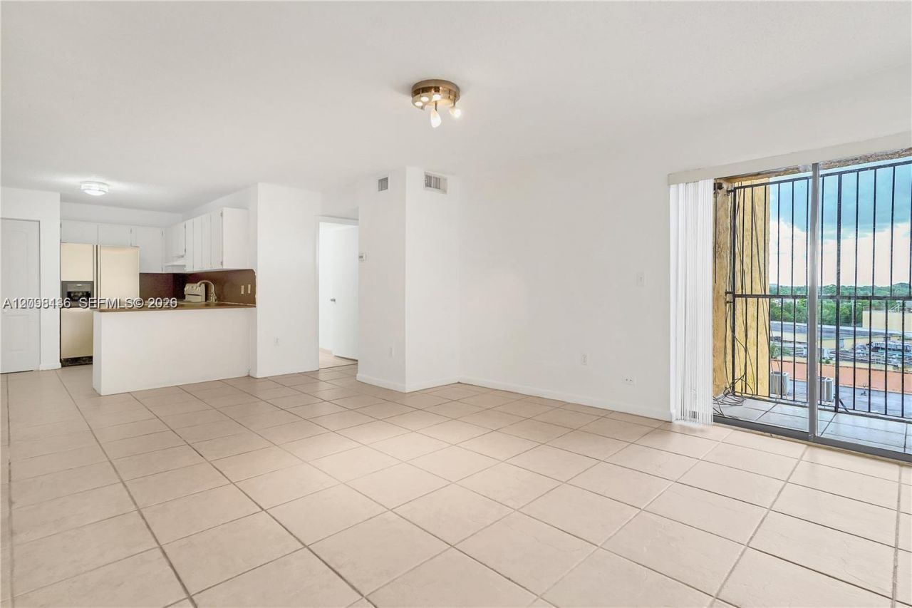 2727 NW 17th Ter , Unit 506, Miami, FL 33125 Photo