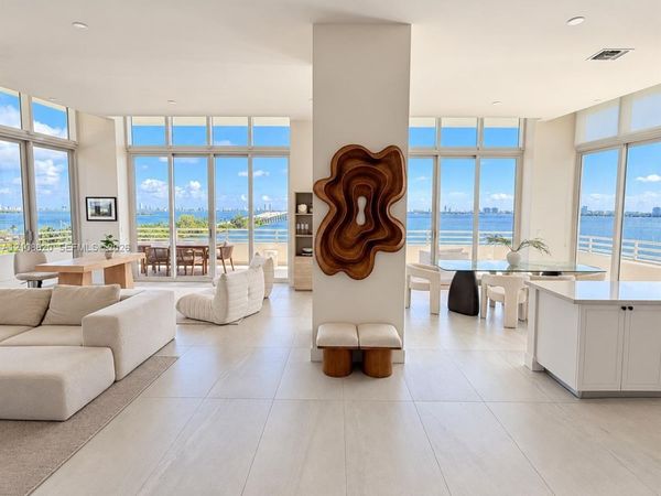 555 NE 34th St , Unit 801, Miami, FL 33137